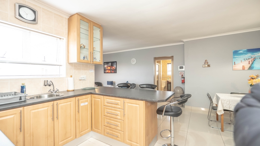 6 Bedroom Property for Sale in Rouxville Western Cape